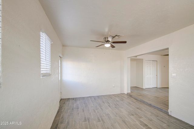 1129 E SOUTH MOUNTAIN Avenue, Phoenix, AZ 85042