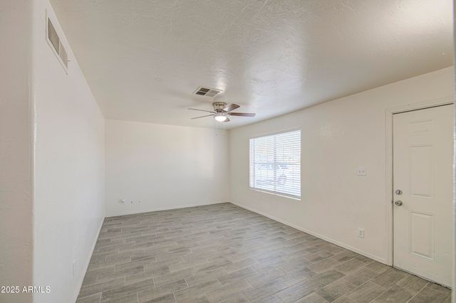 1129 E SOUTH MOUNTAIN Avenue, Phoenix, AZ 85042