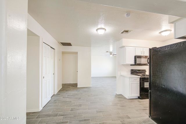 1129 E SOUTH MOUNTAIN Avenue, Phoenix, AZ 85042