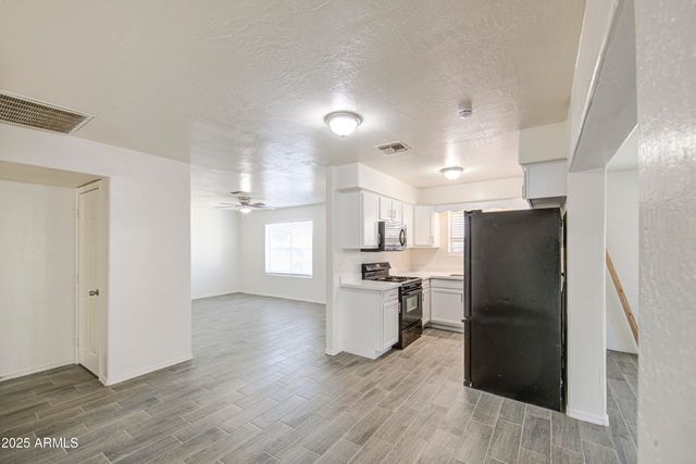 1129 E SOUTH MOUNTAIN Avenue, Phoenix, AZ 85042