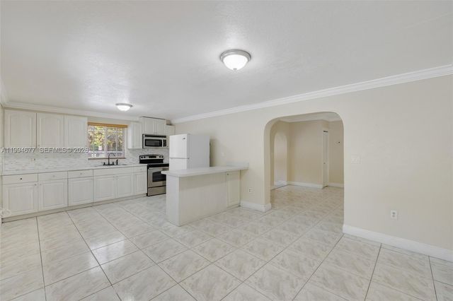 674 W 23rd Street, Hialeah, FL 33010