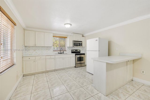 674 W 23rd Street, Hialeah, FL 33010