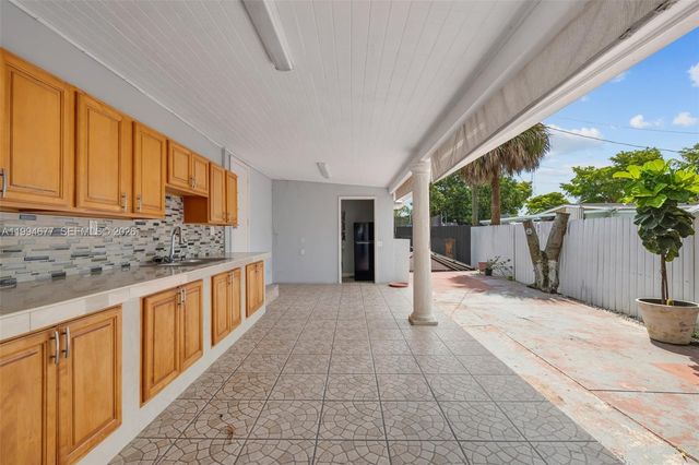 674 W 23rd Street, Hialeah, FL 33010