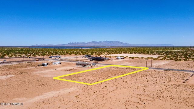 1340 Thar Desert Drive, Chaparral, NM 88081