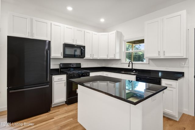 438 W Stansifer Ave 2, Clarksville, IN 47129
