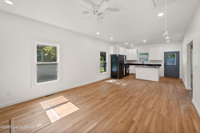 438 W Stansifer Ave 2, Clarksville, IN 47129