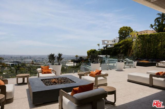 9330 Flicker Way, Los Angeles, CA 90069