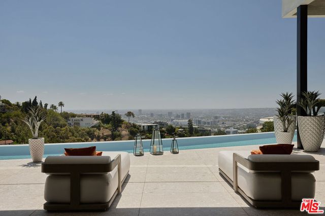 9330 Flicker Way, Los Angeles, CA 90069