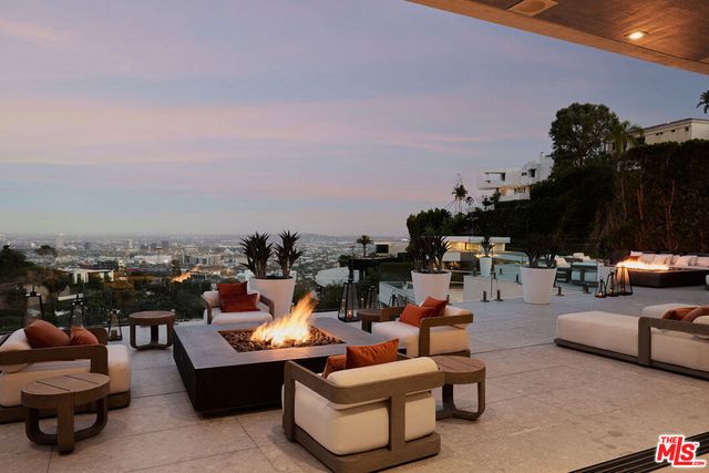 9330 Flicker Way, Los Angeles, CA 90069
