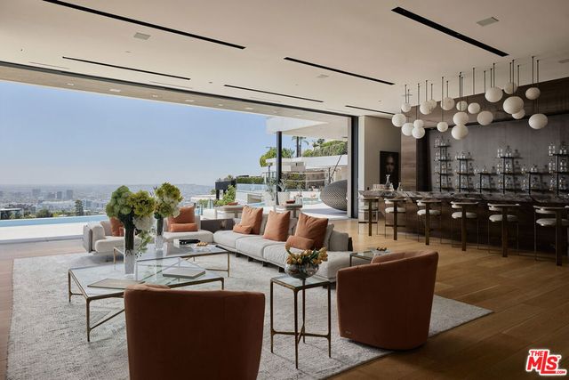 9330 Flicker Way, Los Angeles, CA 90069