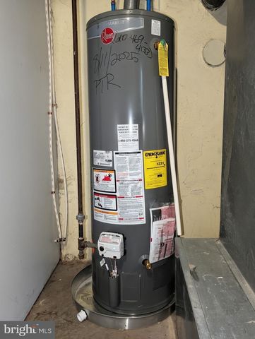 382 UPLAND WAY, Drexel Hill, PA 19026