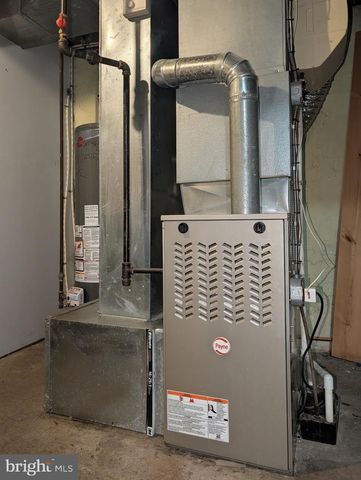 382 UPLAND WAY, Drexel Hill, PA 19026