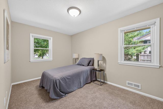 3240 Niagara Lane N, Plymouth, MN 55447