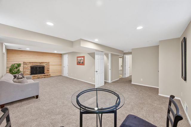 3240 Niagara Lane N, Plymouth, MN 55447