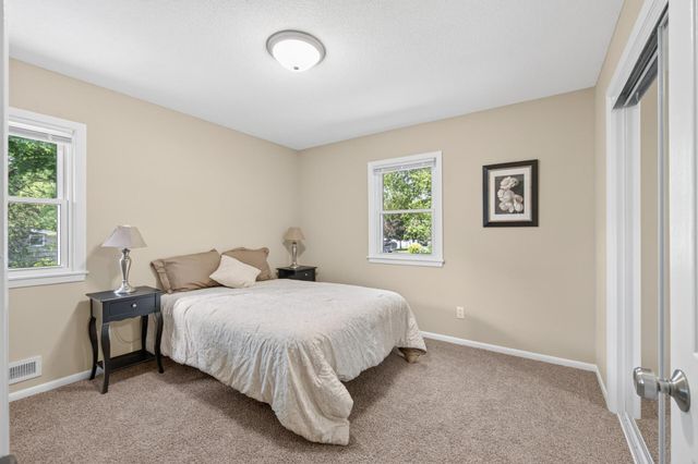 3240 Niagara Lane N, Plymouth, MN 55447