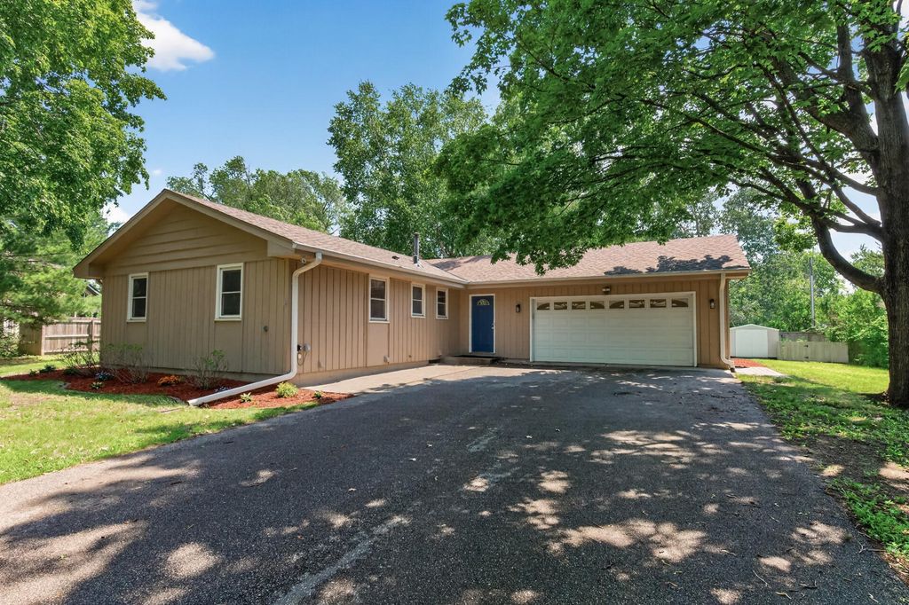 3240 Niagara Lane N, Plymouth, MN 55447