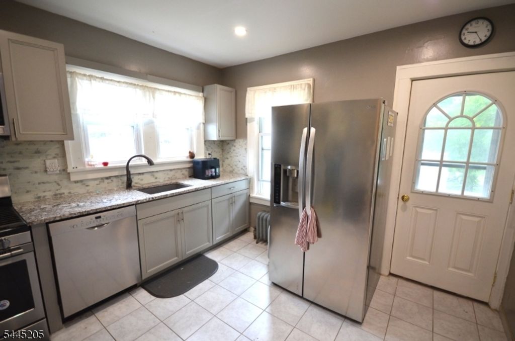 613 Ripley Pl, Westfield Town, NJ 07090 — photo 3