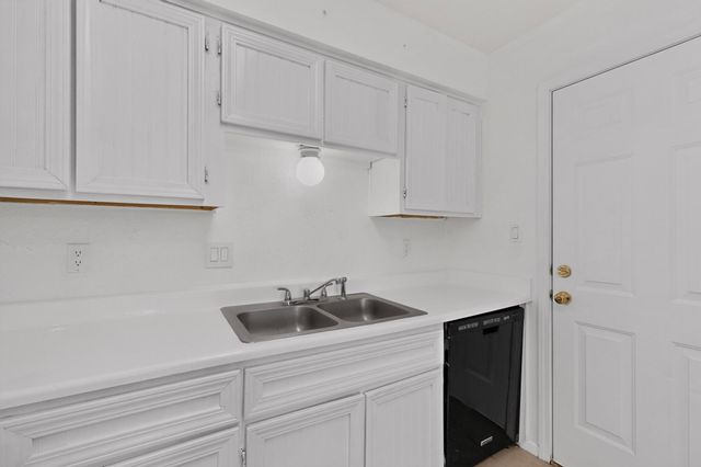 6075 Redlands Road NW, Albuquerque, NM 87120