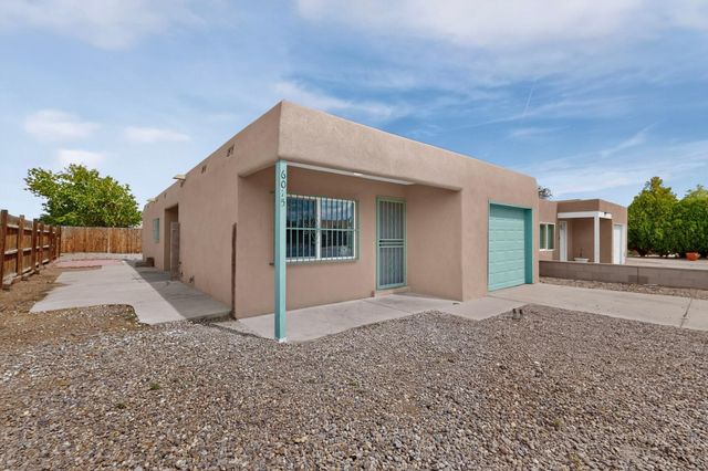 6075 Redlands Road NW, Albuquerque, NM 87120