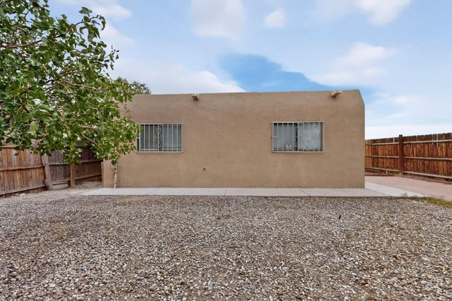 6075 Redlands Road NW, Albuquerque, NM 87120