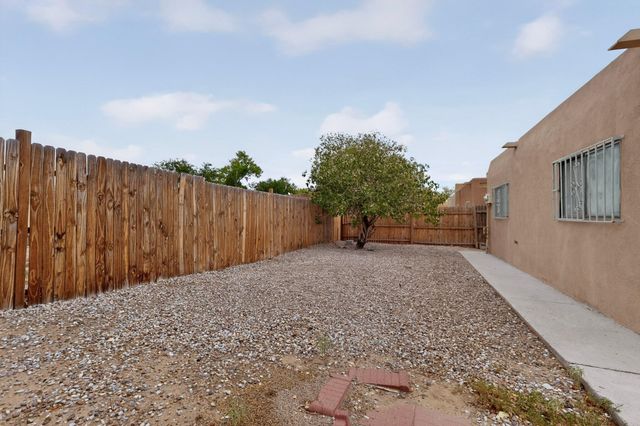 6075 Redlands Road NW, Albuquerque, NM 87120