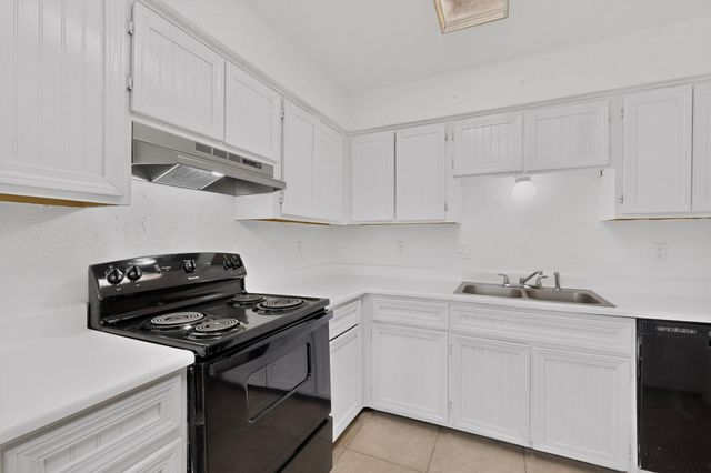 6075 Redlands Road NW, Albuquerque, NM 87120