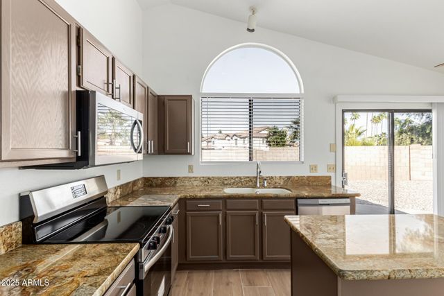 768 S MARTINIQUE Drive, Gilbert, AZ 85233