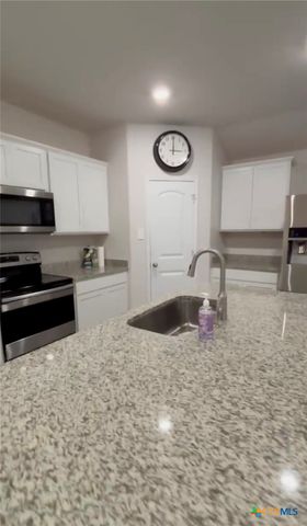 208 Ida Loop, Seguin, TX 78155
