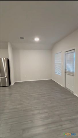 208 Ida Loop, Seguin, TX 78155