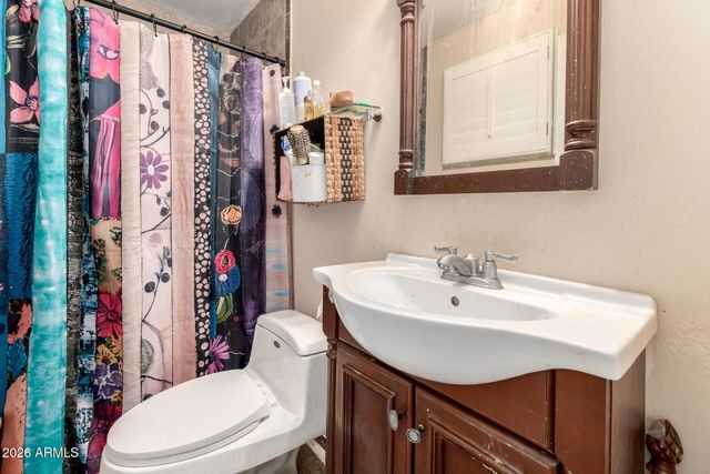 3629 E Winchcomb Drive, Phoenix, AZ 85032