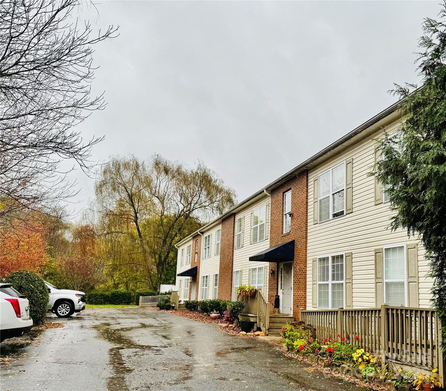 237 Camelot Drive B, Waynesville, NC 28786