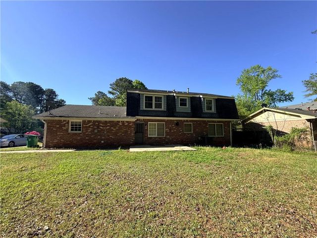 4450 Abingdon Drive, Stone Mountain, GA 30083