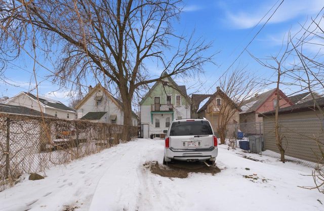 2813 N 21st STREET, Milwaukee, WI 53206