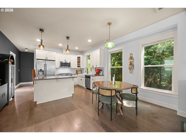 6929 N ARMOUR St, Portland, OR 97203