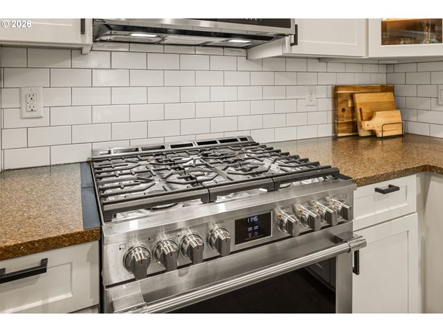 6929 N ARMOUR St, Portland, OR 97203