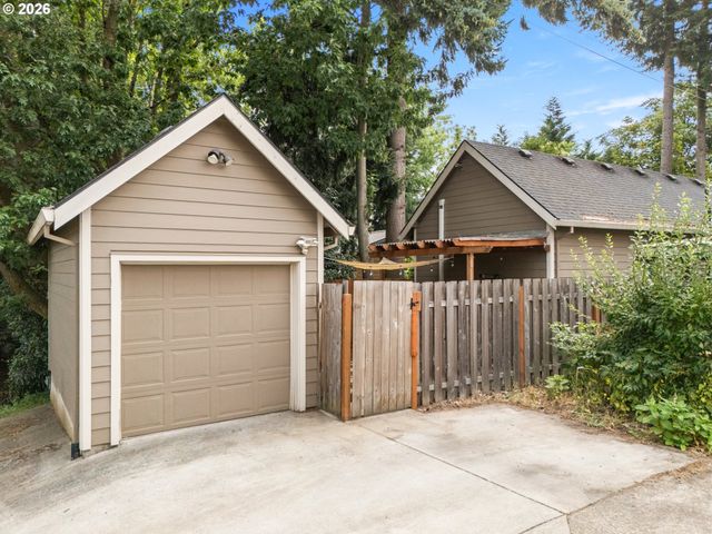 6929 N ARMOUR St, Portland, OR 97203