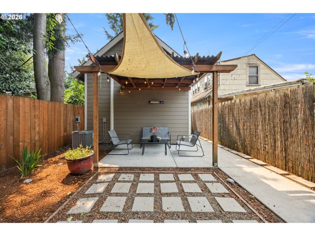 6929 N ARMOUR St, Portland, OR 97203