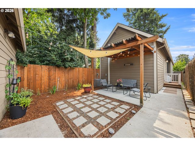 6929 N ARMOUR St, Portland, OR 97203