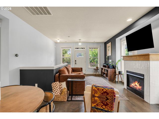 6929 N ARMOUR St, Portland, OR 97203