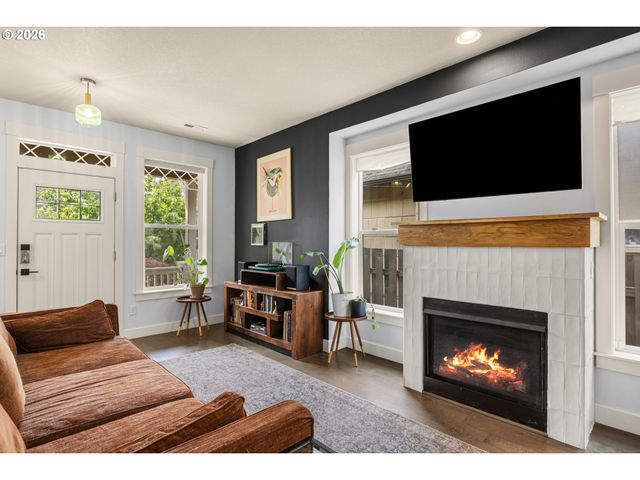 6929 N ARMOUR St, Portland, OR 97203