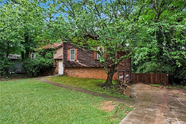 5894 Sutton Drive, Douglasville, GA 30135