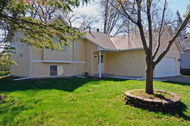 1799 Hilo Avenue N, Oakdale, MN 55128