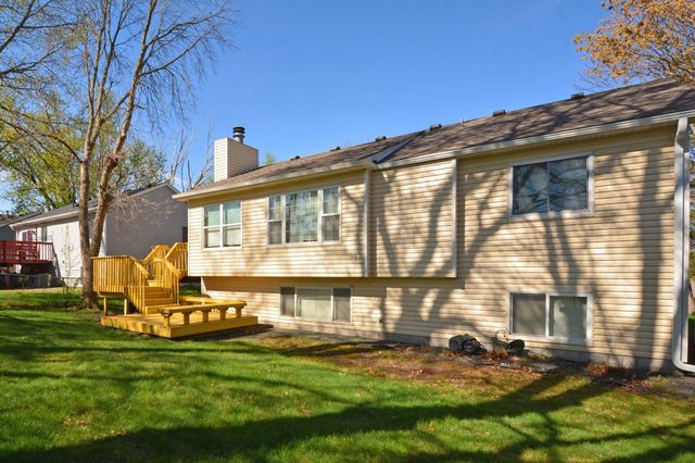 1799 Hilo Avenue N, Oakdale, MN 55128