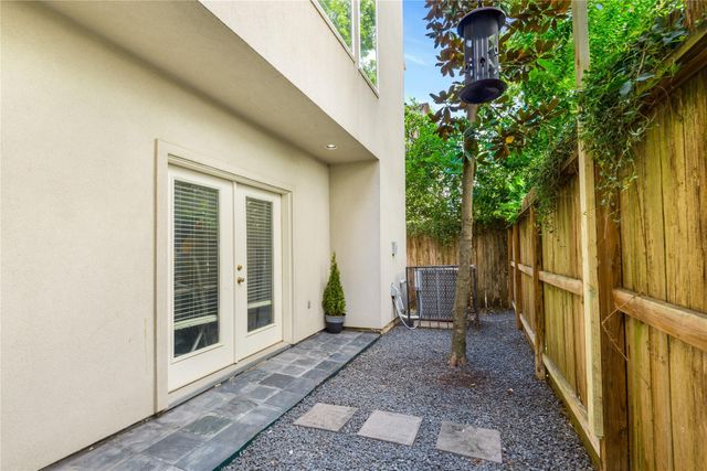 1822 Southmore Boulevard A, Houston, TX 77004