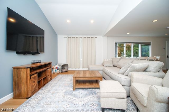 22 Mountain Ave, Rockaway Twp., NJ 07866