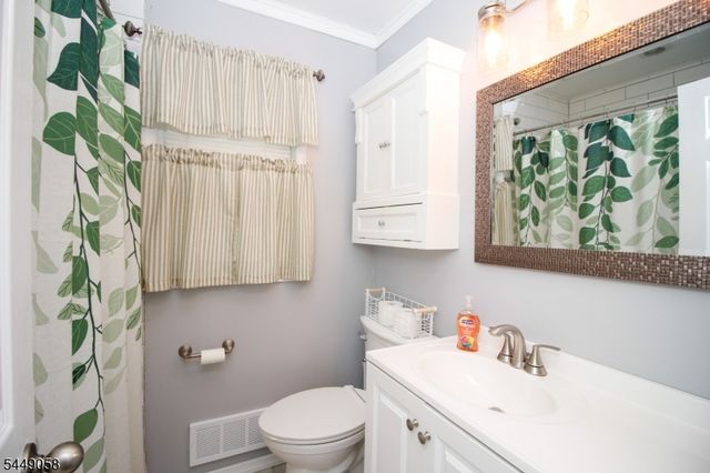 22 Mountain Ave, Rockaway Twp., NJ 07866