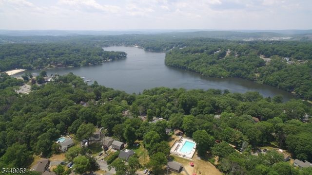 22 Mountain Ave, Rockaway Twp., NJ 07866