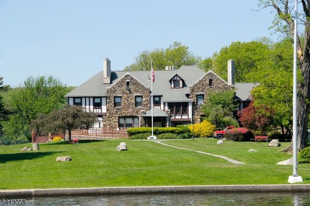 22 Mountain Ave, Rockaway Twp., NJ 07866