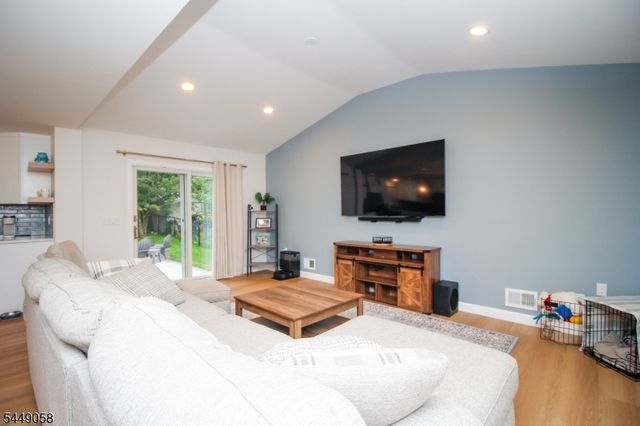 22 Mountain Ave, Rockaway Twp., NJ 07866