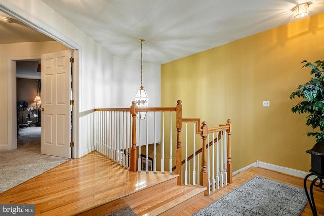 54 OLD BARN DR, West Chester, PA 19382